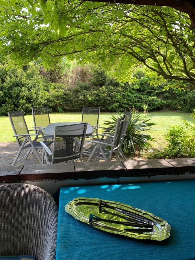 Ferienwohnung Mit Garten In Koeln Eksteriør bilde